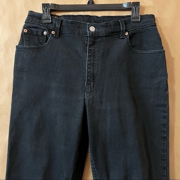 Levi’s Vintage 550 Distressed High Rise Relaxed Fit Tapered Mom Jeans Size 32 - Picture 2 of 16